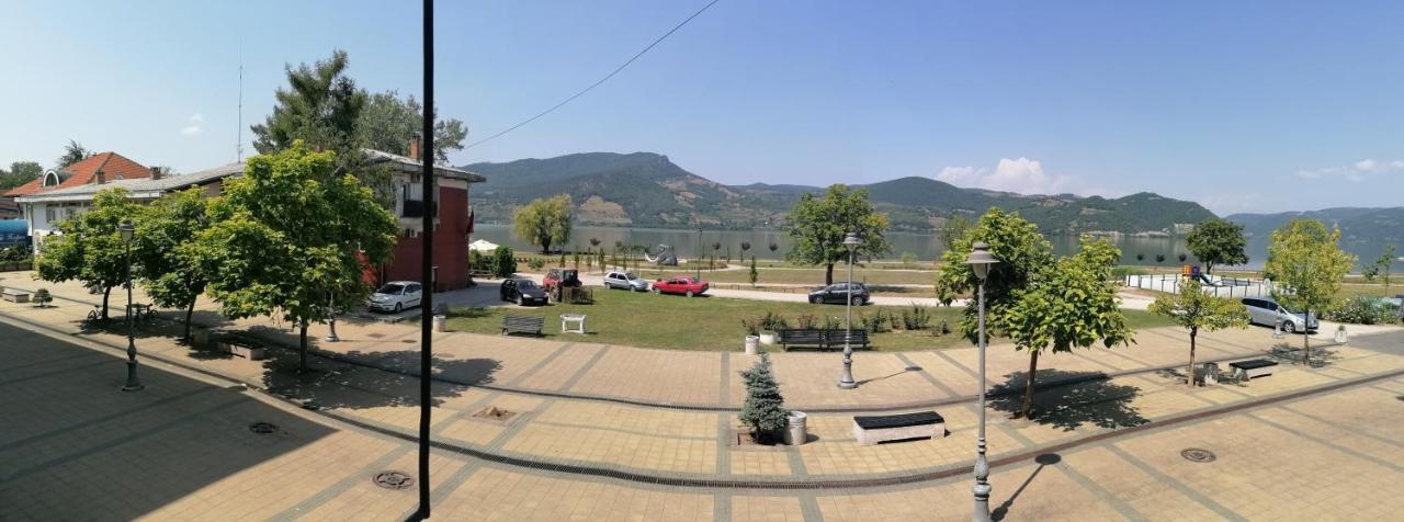 Apartman Terassa Donji Milanovac Luaran gambar