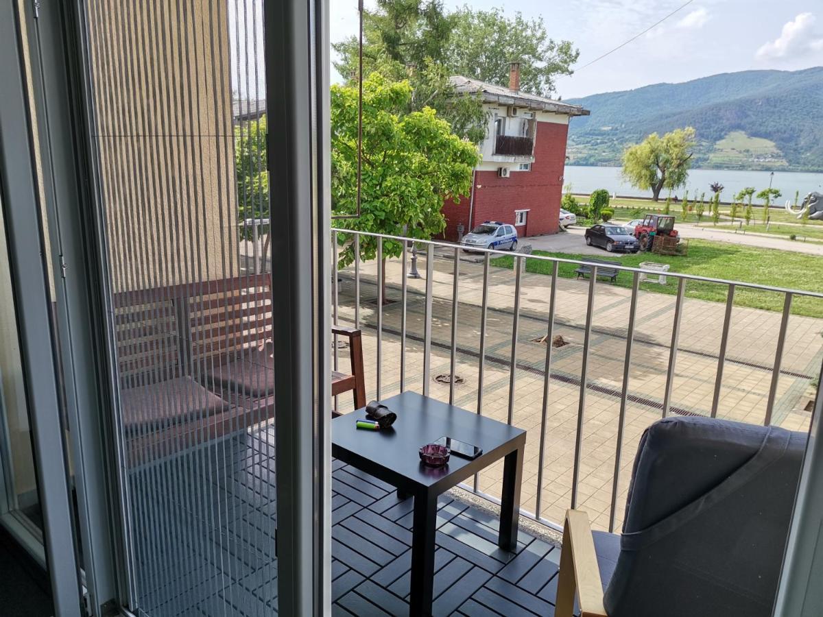 Apartman Terassa Donji Milanovac Luaran gambar
